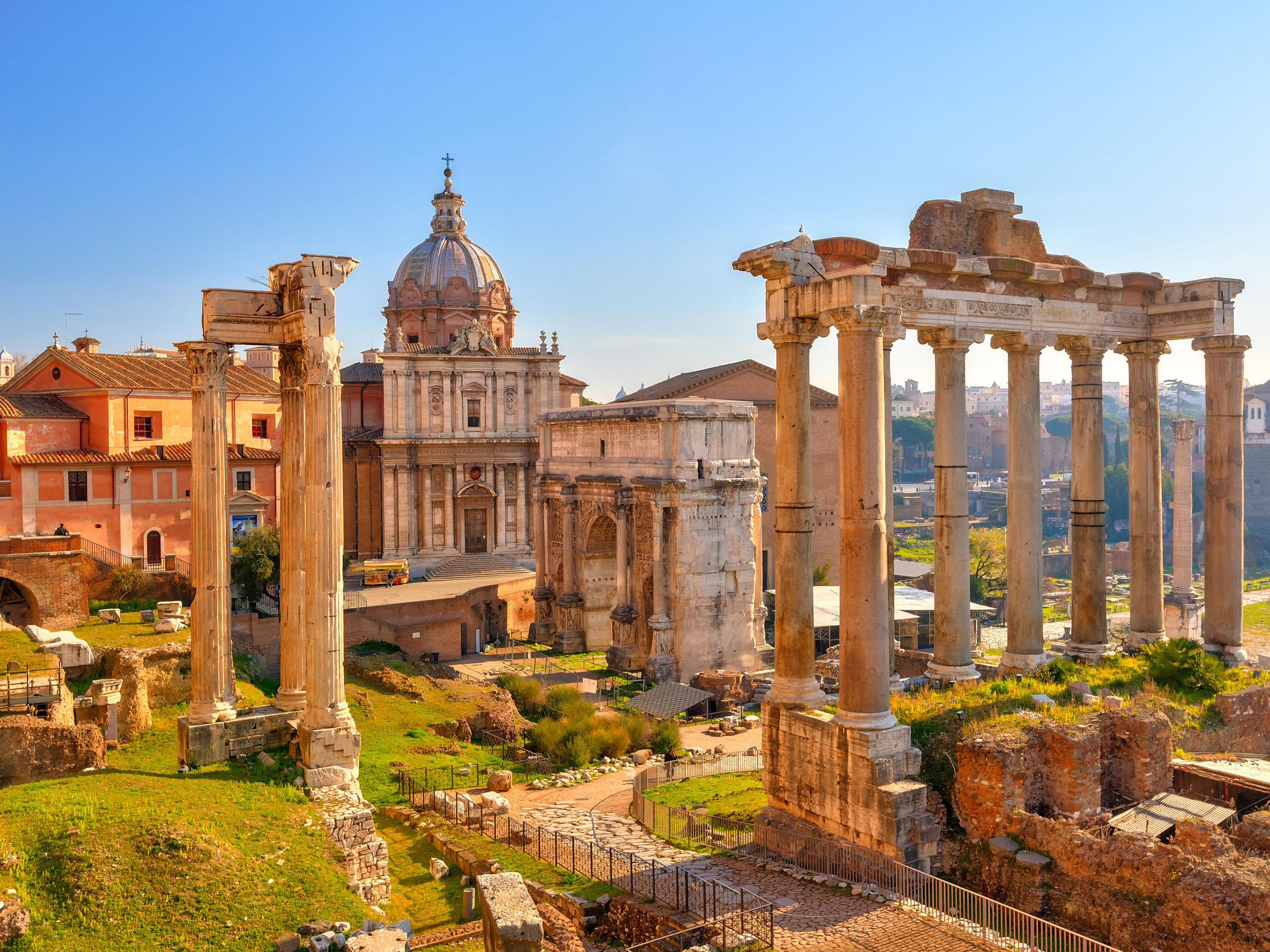 Forum romain désert à Rome, Italie - Grazie Gigi