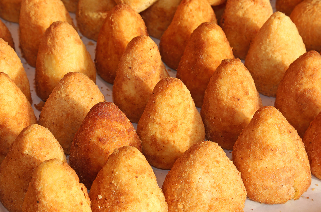 Arancini, gastronomie sicilienne, street food - Grazie Gigi