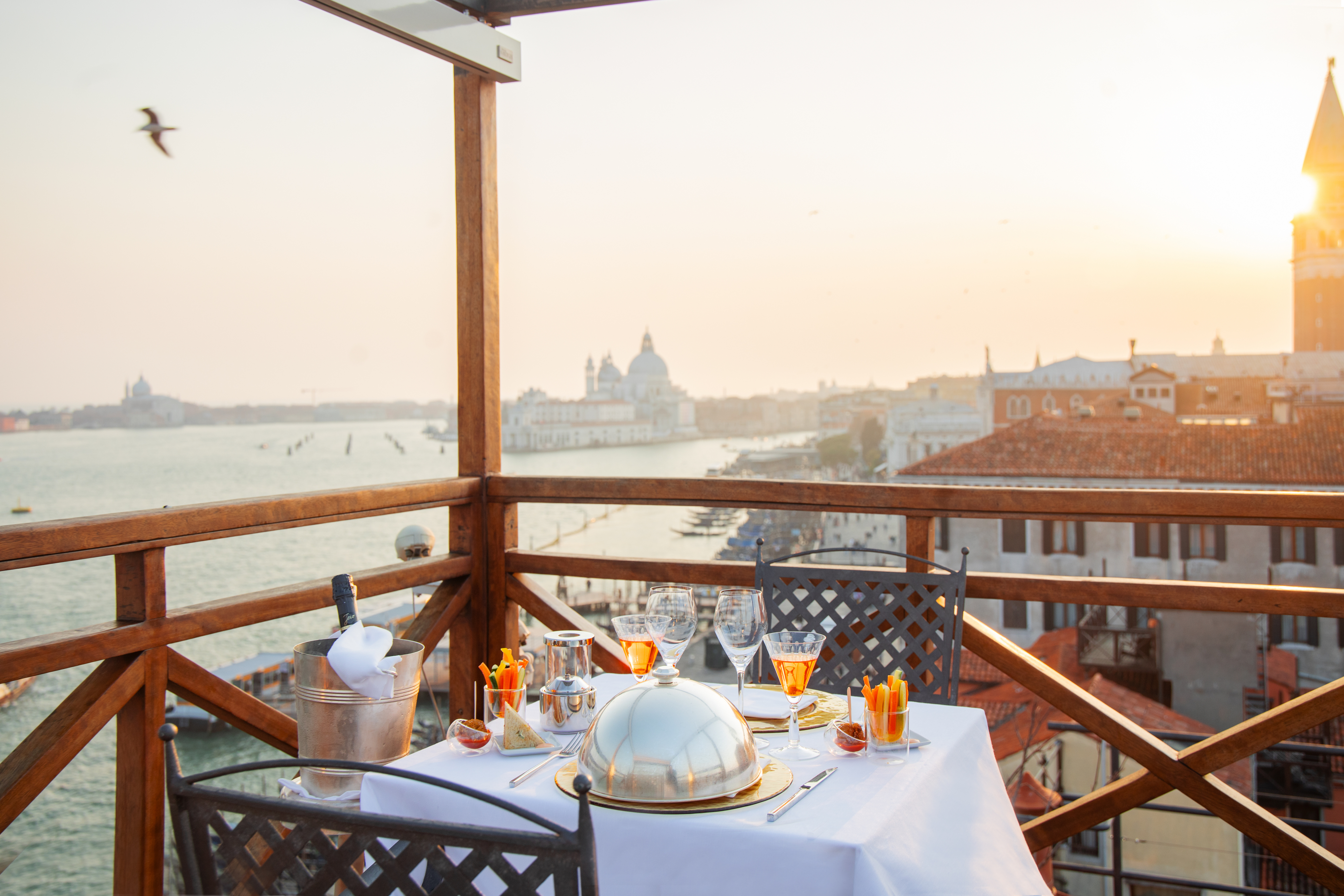 Table dressée pour l'apéro Venise - Grazie Gigi