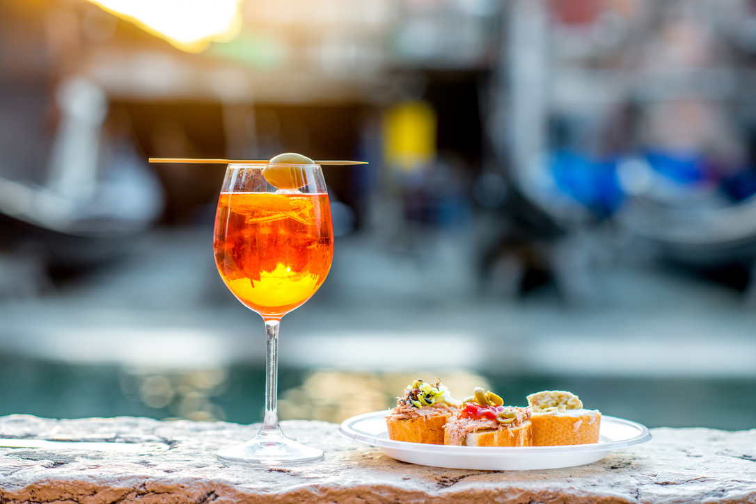 Un spritz et des cichetti au bord du canal de Venise - Grazie Gigi