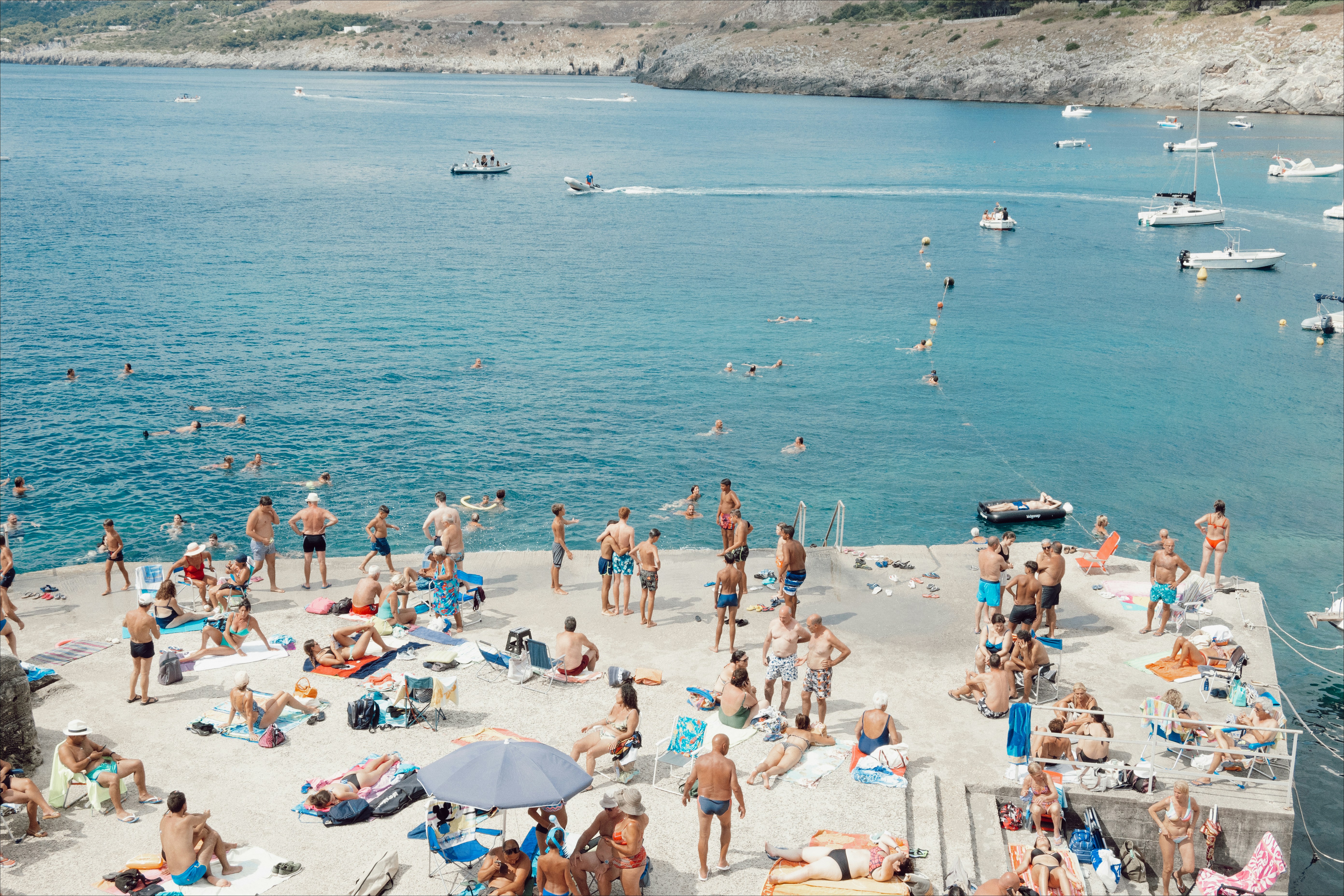 Des baigneurs dans les Pouilles, Italie - Grazie Gigi